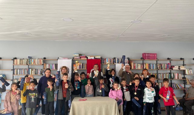 Seferihisar Belediyesi Ata’ya Saygı Satranç Turnuvası’na büyük ilgi