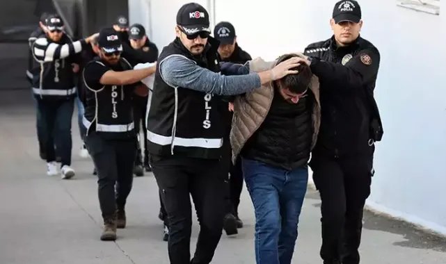 Suç örgütünün 5 üyesi yurt dışına kaçarken yakalandı; tutuklu sayısı 215'e yükseldi