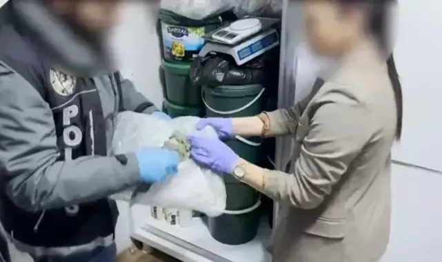 Turşu kutularına gizlenmiş 52 kilo skunk ele geçirildi