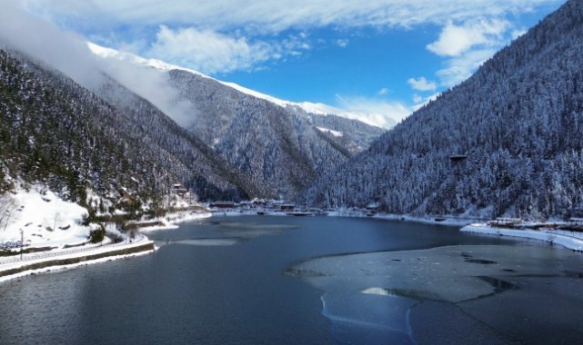 Uzungöl'de kartpostallık kış manzarası