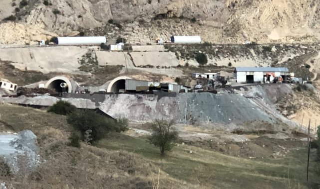 Yapım işi Bayburt Group tarafından sürdürülen ve 12 yıldır bitmeyen tünelden sürücüler umudunu kesti