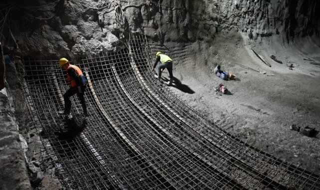 Yapım işi Bayburt Group tarafından sürdürülen ve 12 yıldır bitmeyen tünelden sürücüler umudunu kesti