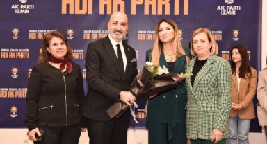 AK Parti İzmir İl Başkanlığı'nın düzenlediği 'Aile Sempozyumu'na büyük ilgi