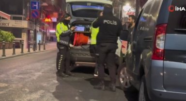 Avcılar’da alkollü sürücü polise zor anlar yaşattı: Alkol testini reddetti