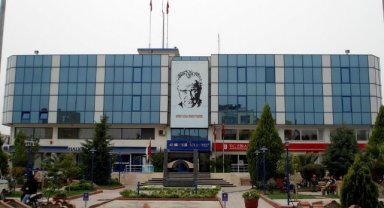 Belediye Başkan Yardımcısı'na Saldırı: Makamında Darp Edildi