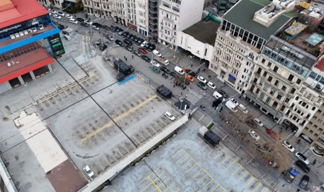 Beyoğlu’ndaki çatlayan kolanları nedeniyle boşaltılan İSPARK havadan görüntülendi