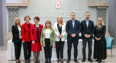 Bornova Belediyesi’nden kadın haklarına duyarlı panel