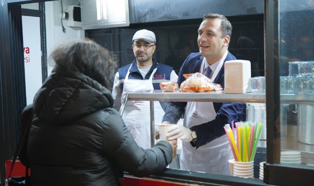 Bornova’da soğuk kış günlerinde içleri ısıtan hizmet