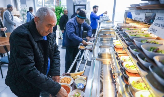 Buca Belediye Lokantaları öğrenciye ve emekliye can suyu oldu