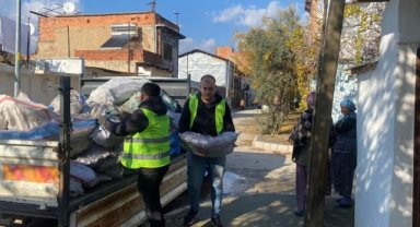 Budanan ağaçlar ihtiyaç sahiplerine yakacak oluyor