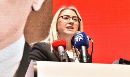 Çankırı'dan Konak kongresinde zehir zemberek sözler: Dostlarıyla dalaşanlar, düşmanlarıyla savaşamazlar
