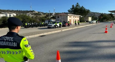 Çeşme'de 39 düzensiz göçmen yakalandı, 2 organizatör tutuklandı