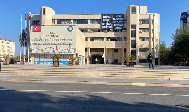 DEM’li belediyenin çıkardığı personel yerine yandaşını aldığı iddiası