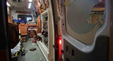 Diyarbakır’da hasta taşıyan ambulansa taşlı saldırı