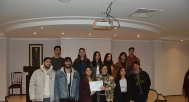 Ege Üniversitesi Eczacılık Fakültesinde sosyal sorumluluk projeleri ödüllendirildi