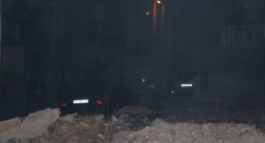 Elektrik kesintisi mahalleyi sokağa döktü