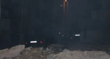 Elektrik kesintisi mahalleyi sokağa döktü