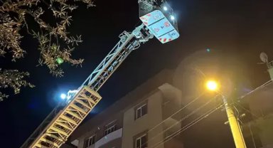 Elektrikli sobanın üzerine bırakılan mendil yangına neden oldu; 1'i bebek, 2 kişi dumandan etkilendi