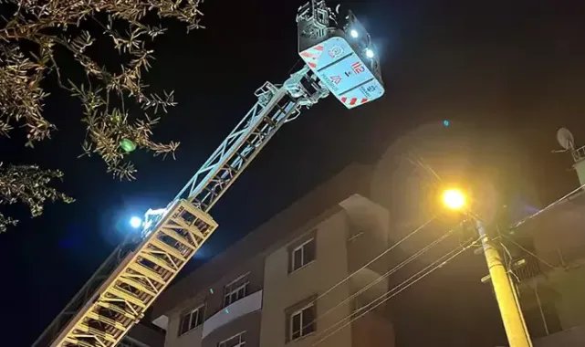 Elektrikli sobanın üzerine bırakılan mendil yangına neden oldu; 1'i bebek, 2 kişi dumandan etkilendi