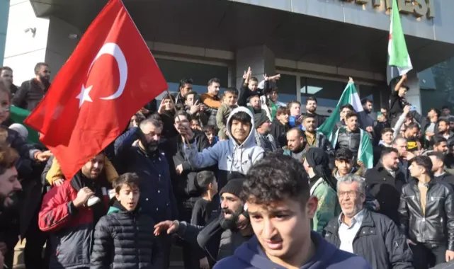 Esad rejimi kontrolü kaybetti, Türkiye'de yaşayan Suriyeliler kutlama yaptı