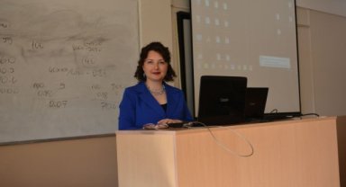 EÜ’de öğrencilere “Etkili Sunum” semineri verildi