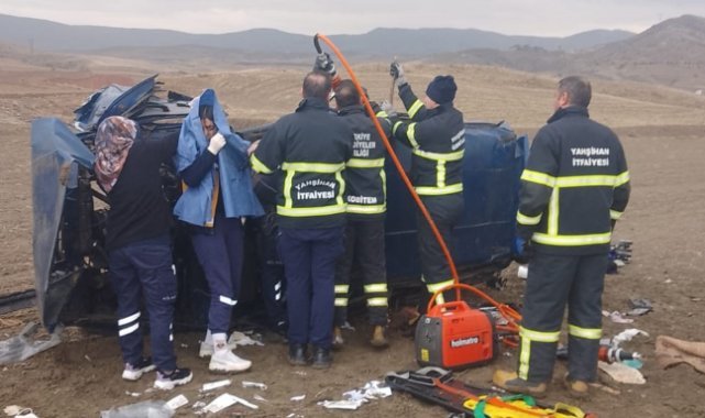 Feci kaza, takla atan Fiat otomobil paramparça oldu: Sürücü ağır yaralı