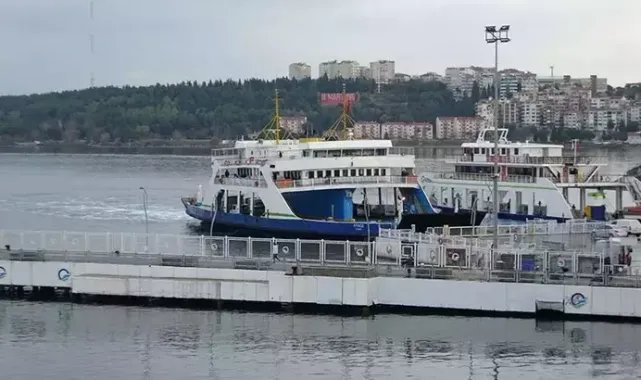 Gökçeada ve Bozcaada’ya feribot seferlerine fırtına engeli