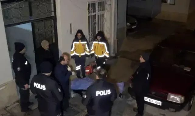 İki hafta önce ameliyat olduğu boğazı kanlar içinde, binanın önünde ölü bulundu