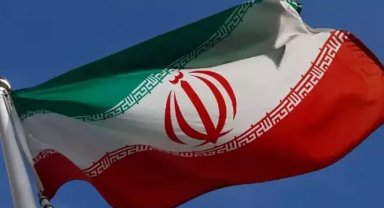 İran, Suriye uçuşlarını askıya aldı