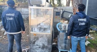 İzmir'de araçta uyuşturucuya 1 gözaltı