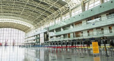 İzmir'de, kasım ayında 800 bini aşkın yolcu havayolunu kullandı