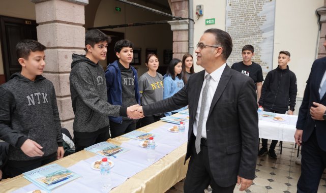 İzmir İl Milli Eğitim Müdürü Dr. Ömer Yahşi, "Gençlik Söyleşileri" Programında Meslek Lisesi Öğrencileriyle Bir Araya Geldi