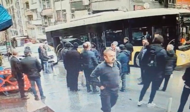 Kağıthane’de İETT otobüsü çöken yola düştü