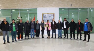 Karabağlardaki amatör spor kulüplerinden Başkan Kınay’a teşekkür ziyareti