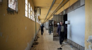 Sednaya Hapishanesi'nde yakınlarını arayan aileler Türkiye’den yardım istiyor