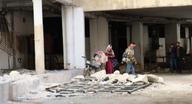 Sedyana Hapishanesi'nin evraklarında kayıplarının izlerini arıyorlar