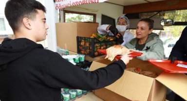 Selçuk Kent Lokantası Öğrenci Otobüsü büyük ilgi gördü