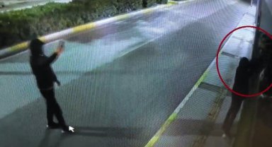 Torbalı'da akıl almaz olay: Biri kurşunladı diğeri video çekti