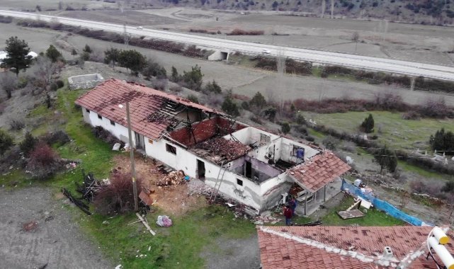 Yaşlı çift kış günü evsiz kaldı: "Sadece sırtımdaki ceket kaldı"