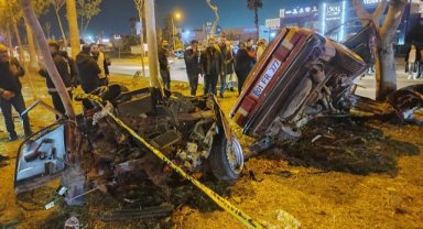 Adana’da ikiye bölünen otomobilde ölü sayısı 2’ye yükseldi
