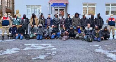 Bitlis'te 24 kaçak göçmen yakalandı