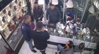 'Define bulduk' mizanseniyle dolandırdılar