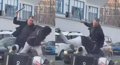 Eyüpsultan'da otomobil sürücüsü kendisine saldıran kuryeyi copla darbetti