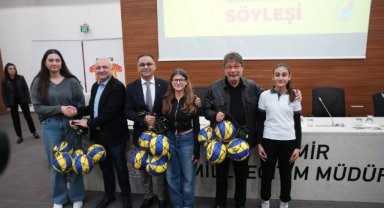 Göztepe Kadın Voleybol Takımı İzmirli Öğrencilerle Buluştu