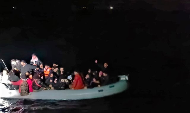 İzmir’de Sahil Güvenlik’ten göçmen mesaisi: Karada yakaladı, denizden kurtardı