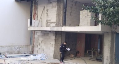 İzmir'de tamir için çıktığı çatıdan düşen kişi öldü