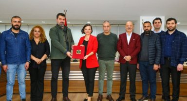 Karabağlar Belediyesi’nden işçilerin yüzünü güldüren sözleşme