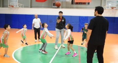 Karşıyakalı aileler basketbol şenliğinde buluştu