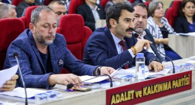 Kişili'den çifte standart vurgusu: Menemen Belediyesine dava açanlar o belediyelere de açacak mı?