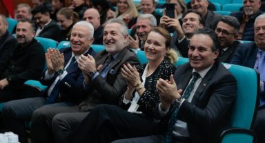 Konak’ta vefa gecesi: Spora emek verenler ödüllendirildi